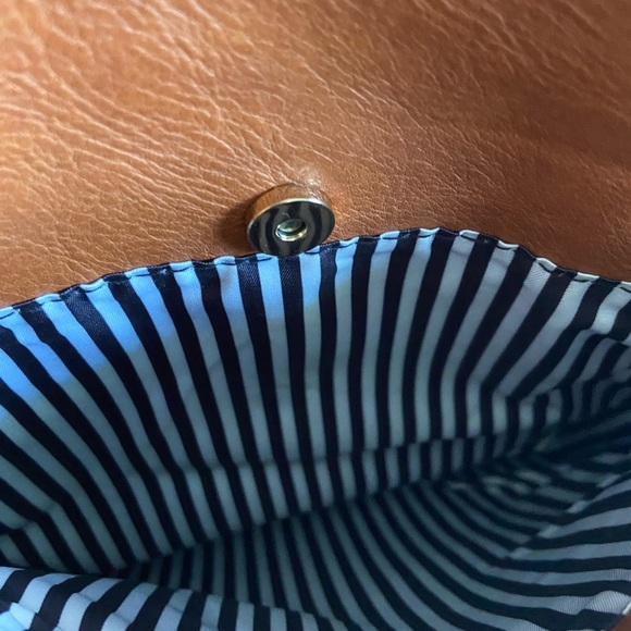 Miztique Crossbody Large Bag Saddle Brown Color. Vegan Leather Striped Interior - Picture 10 of 15